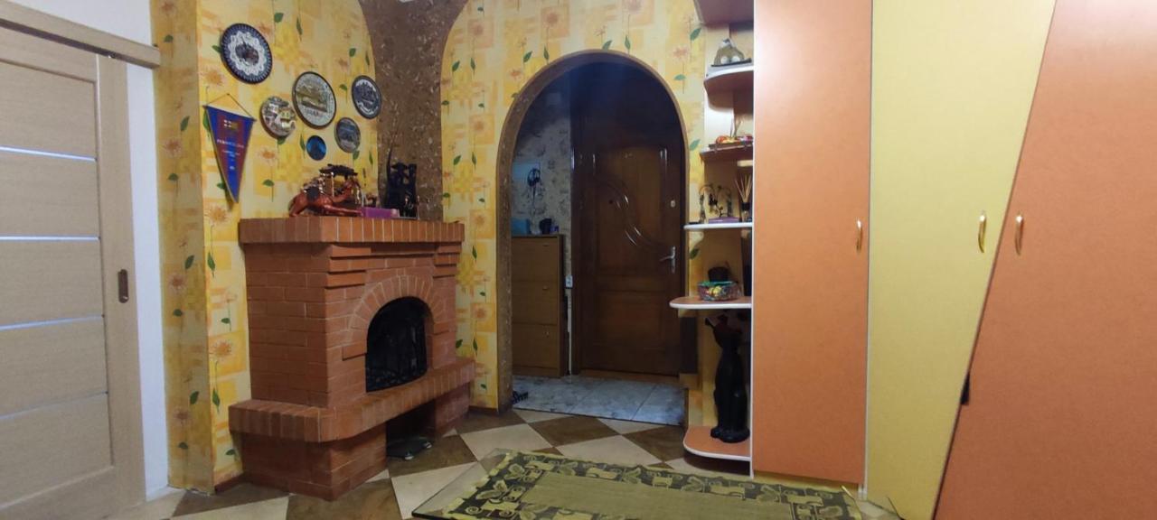 Appartement Gostevaya Comnata à TTchernivtsi Extérieur photo