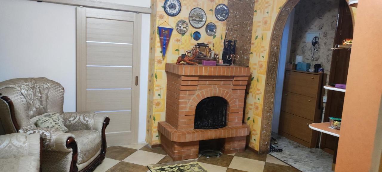 Appartement Gostevaya Comnata à TTchernivtsi Extérieur photo